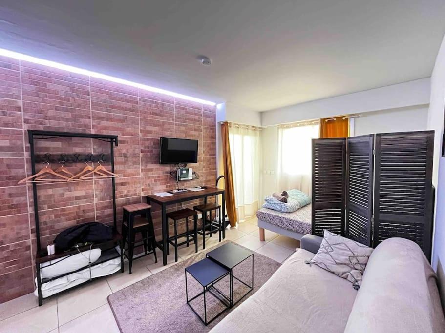 Parking + Piscine, Tout Confort, Proche Aeroport & Mer Saint-Laurent-du-Var Ngoại thất bức ảnh